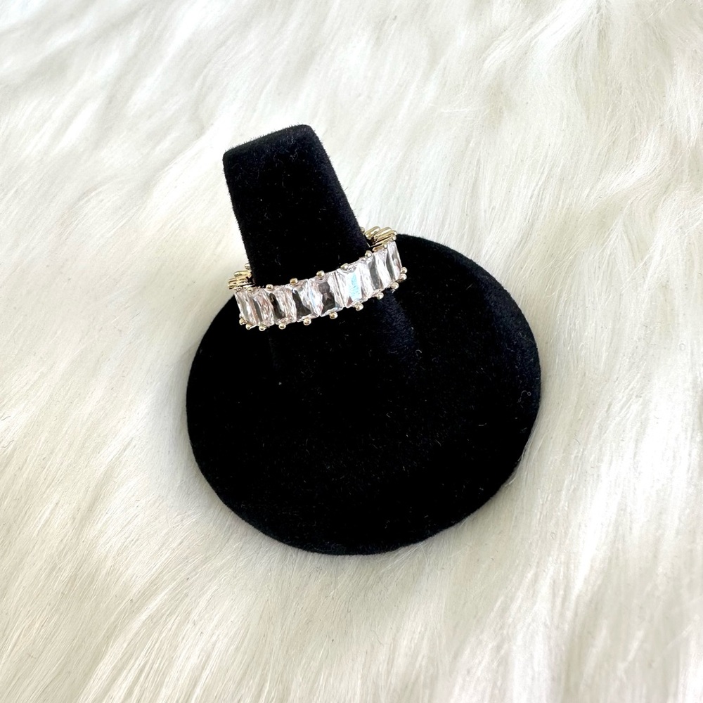EXPRESS LUXURY RING